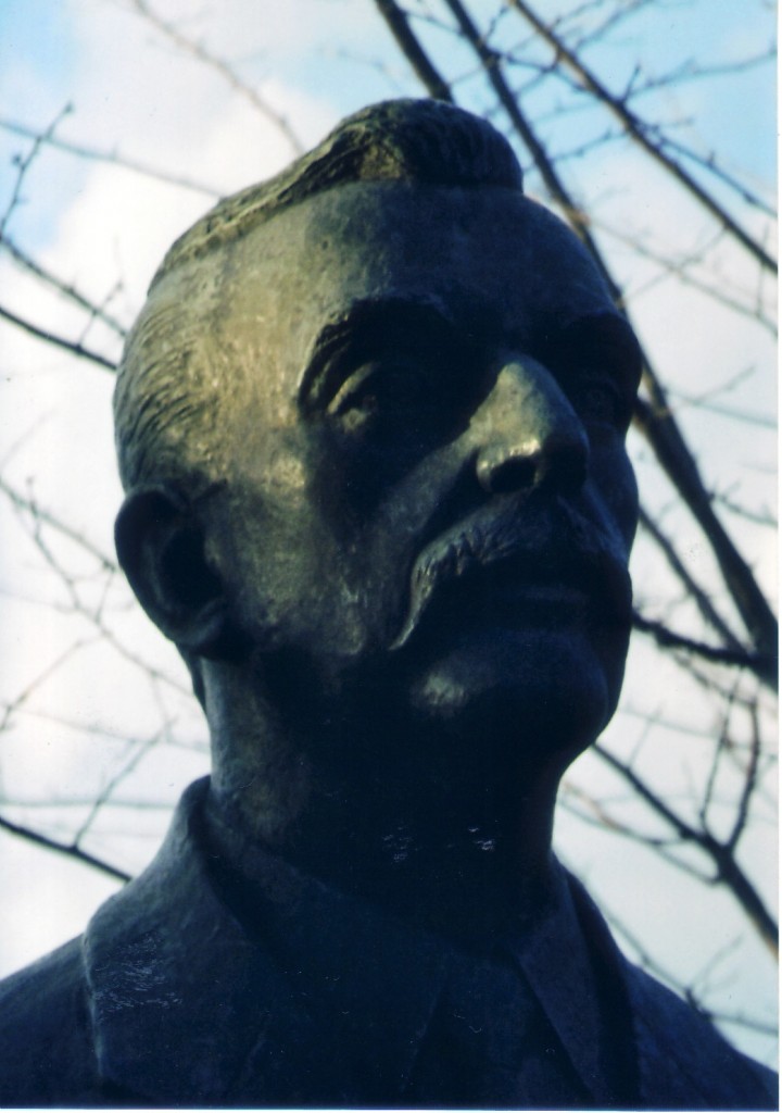Hearn bust