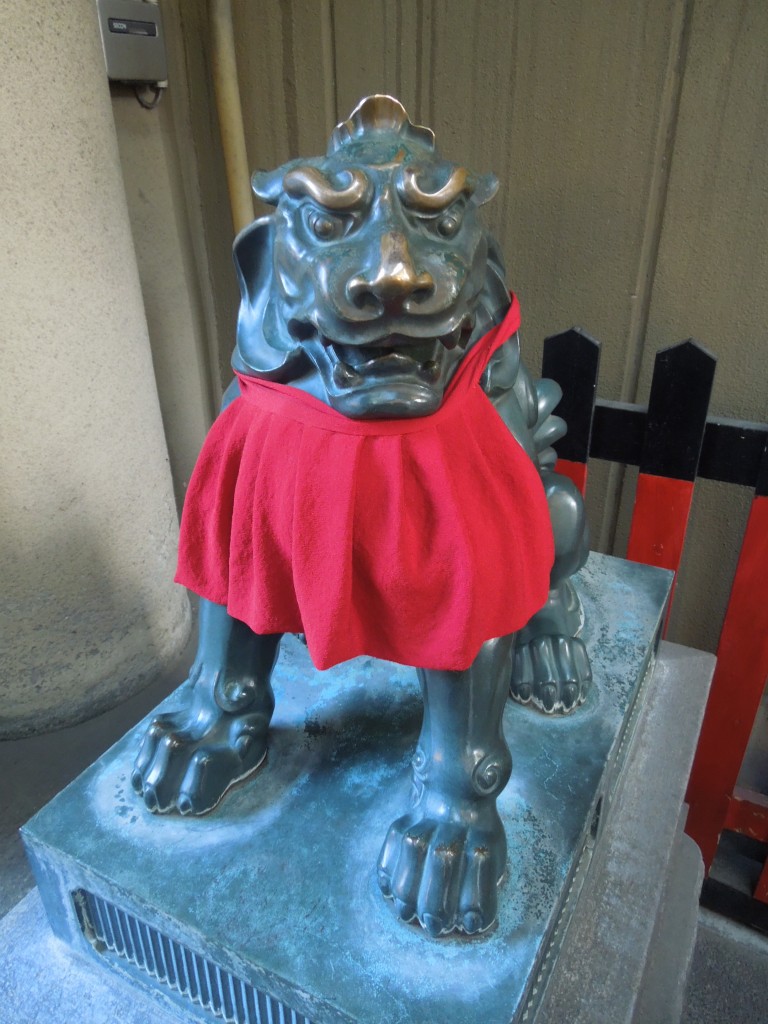 Komainu with bib