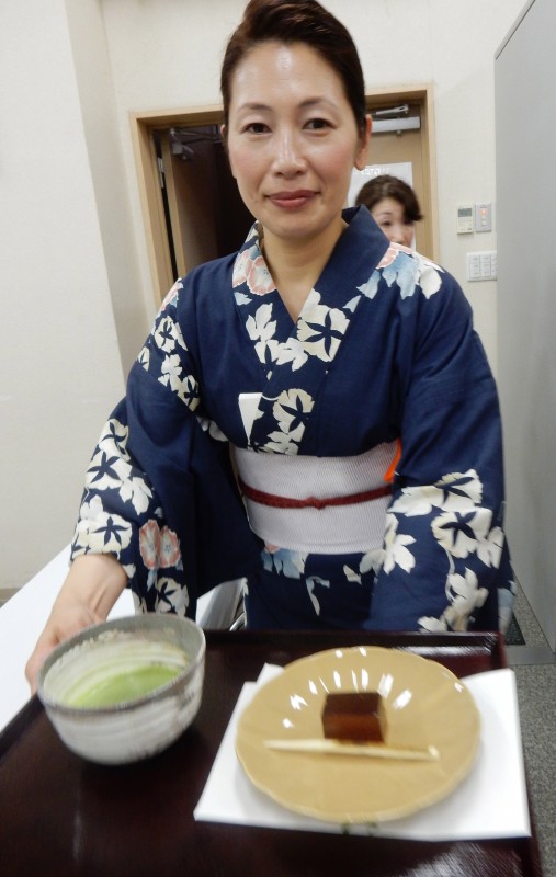 Tea is served!  Not only that, but you get to keep the plate with its chrysanthemum design.