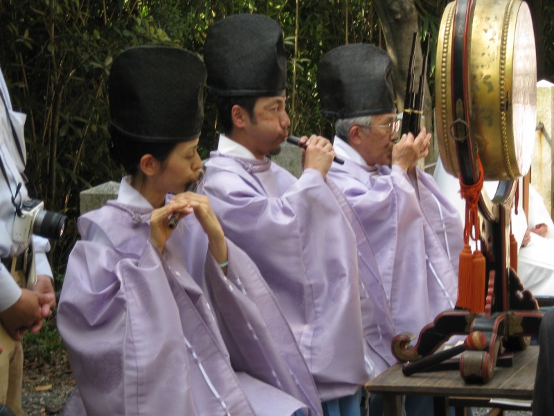 Gagaku music may be played live or recorded during the funeral