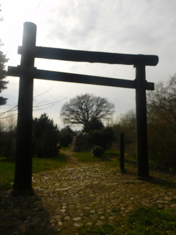 incompleted torii